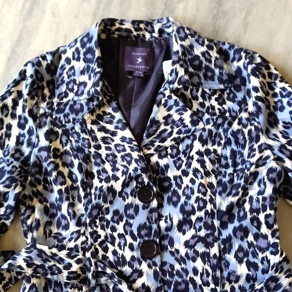 NWT. Forever 21 Cotton/Nylon Animal Print full lined coat w/2 side pockets, belt - Picture 3 of 6